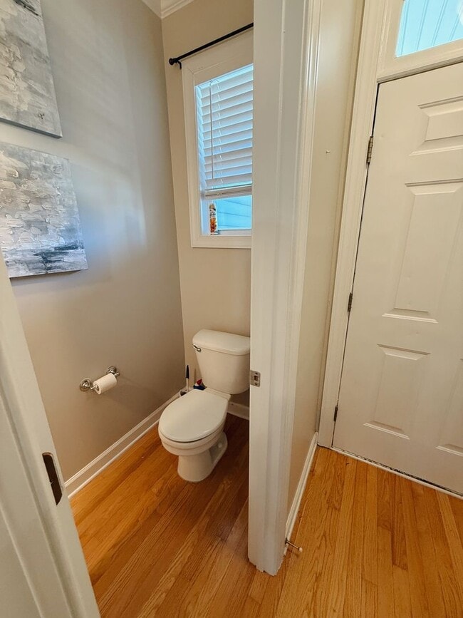 Building Photo - Spacious 2-Bedroom Townhome in Amenity-Ric...