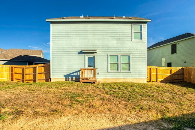 Building Photo - Southside gem! 4 bedrooms, loft, open floor plan less than 10 miles from the Toyota plant