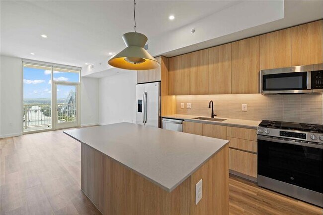 Building Photo - 81 Rainey St