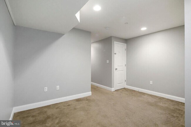 Building Photo - 1940 N Gratz St