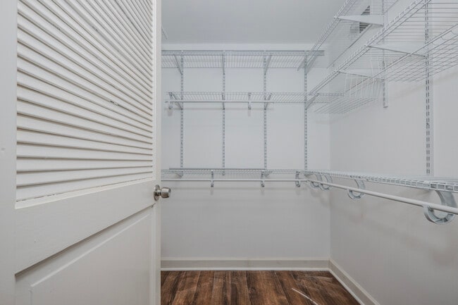 Building Photo - 3036 Highland Ave
