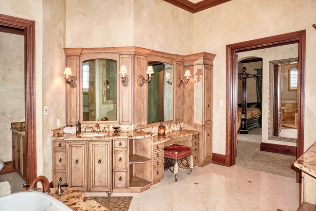 Building Photo - 1363 Oceanview Dr