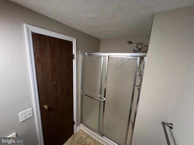Building Photo - 41 Sweetfern Ct