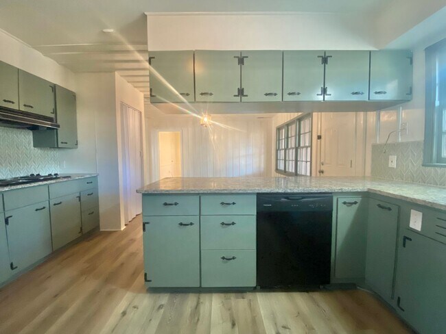 Building Photo - PRE- LEASING NOW for 7/09/2026