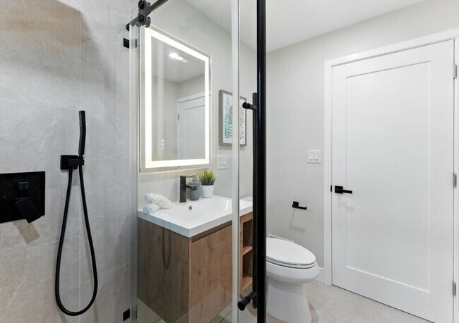 Building Photo - 76 Orchard St