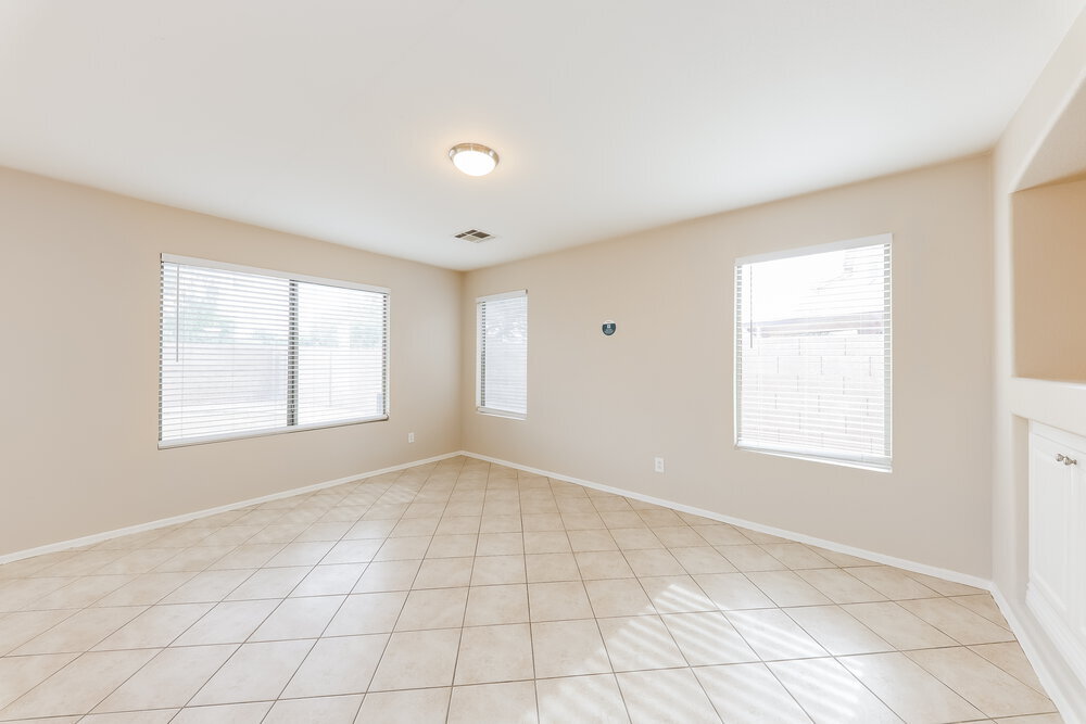 Building Photo - 16255 N 158th Dr