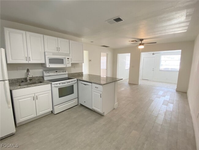 Building Photo - 315 Tarpon Dr