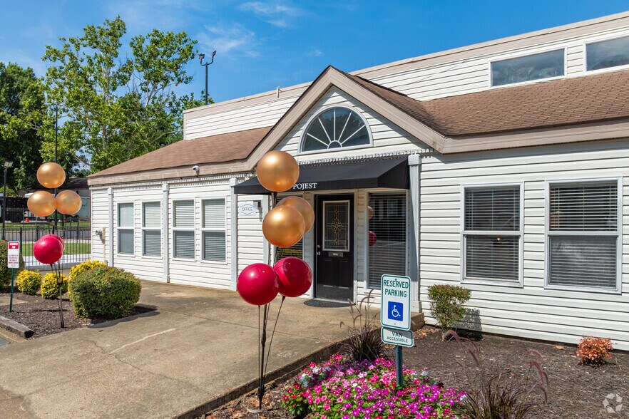 Primary Photo - Annies Townhomes