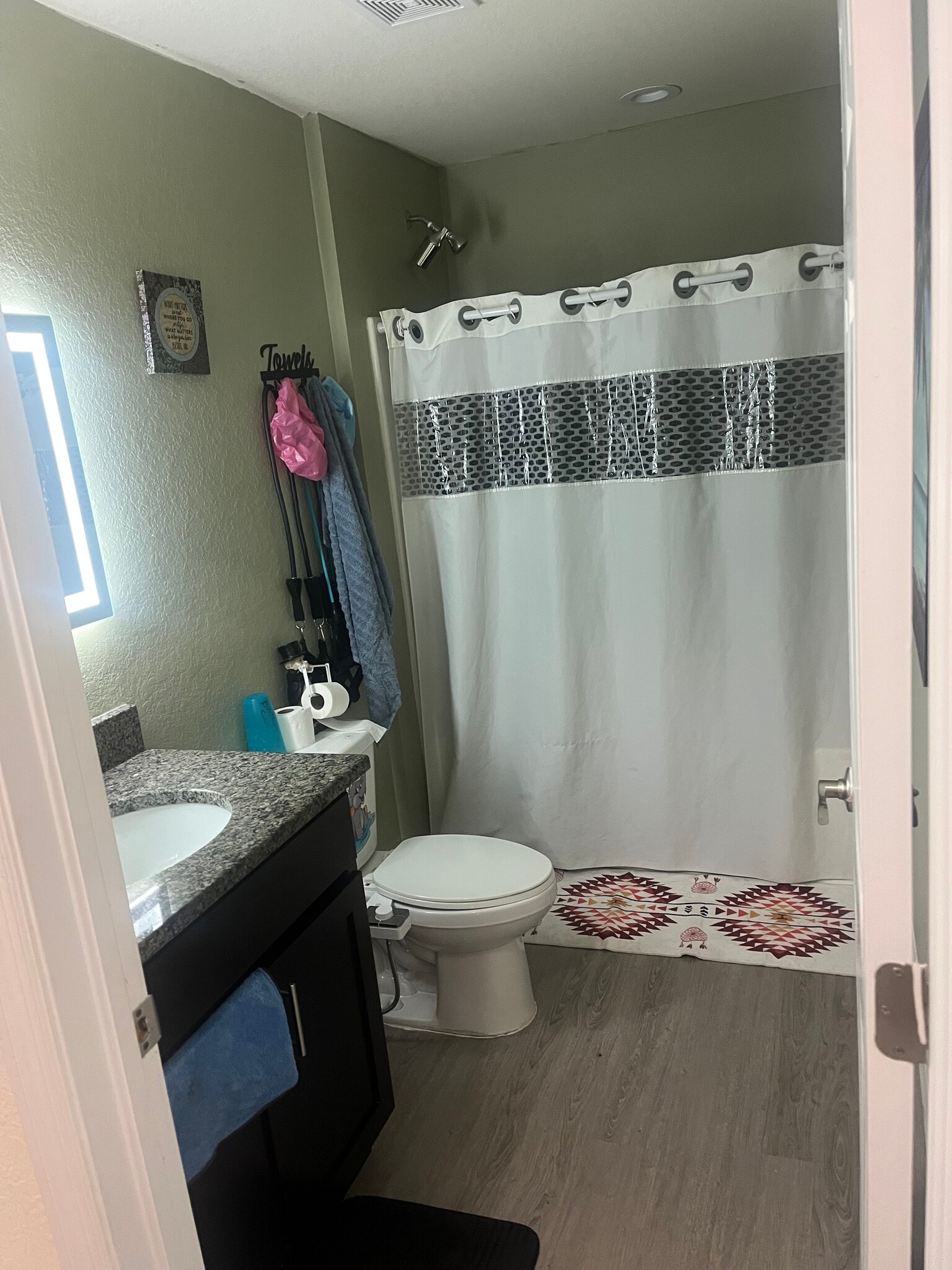 Building Photo - 2054 Detroit Dr