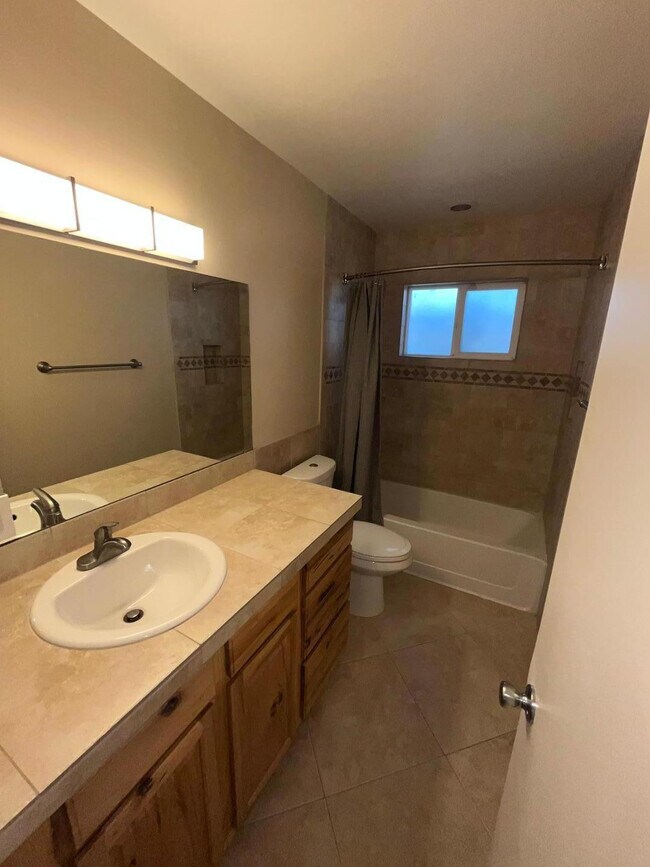 Building Photo - 6805 E 2nd St