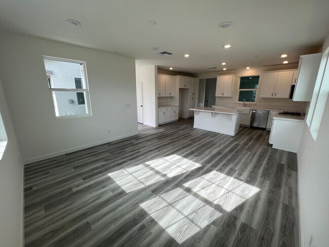 Building Photo - Single Family Natomas