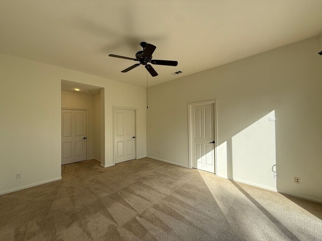 Building Photo - Centrally Located Single Story Home in Traditions