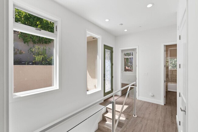 Building Photo - Modern Claremont Hills Home with Spectacular Tiered Yard