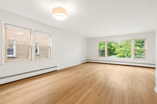 Building Photo - 1222 Austin St