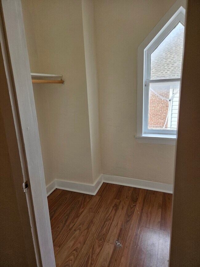 Building Photo - 1 S Main St