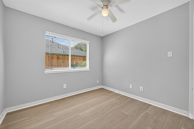 Building Photo - 18402 Willow Moss Dr