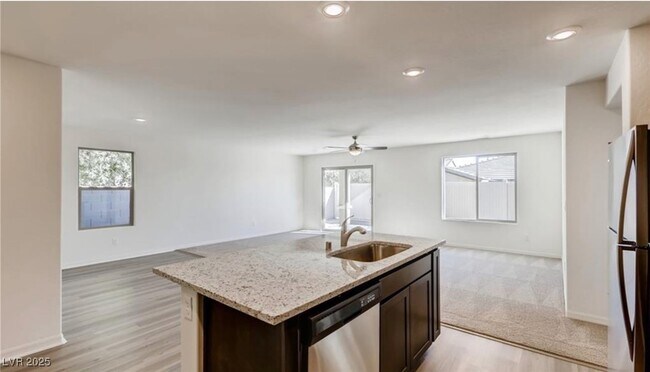 Building Photo - 610 Abrazar Ave