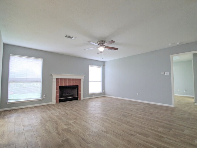 Building Photo - 4805 E Columbary Dr