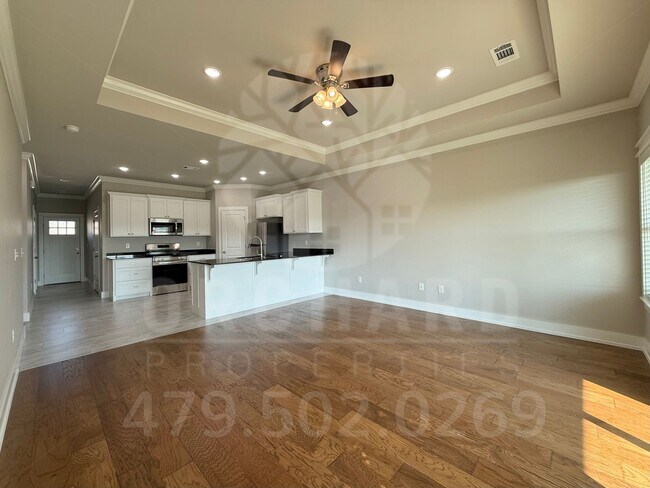 Building Photo - 2007 E Brookview Dr