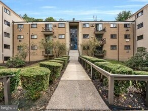 Building Photo - 400 Glendale Rd