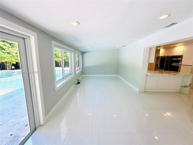 Building Photo - 8160 W 18th Ct