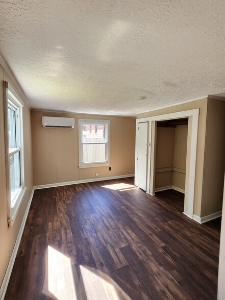 Building Photo - 517 Lattie Miller Rd