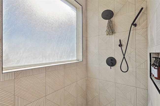 Building Photo - 5615 Teal Ct