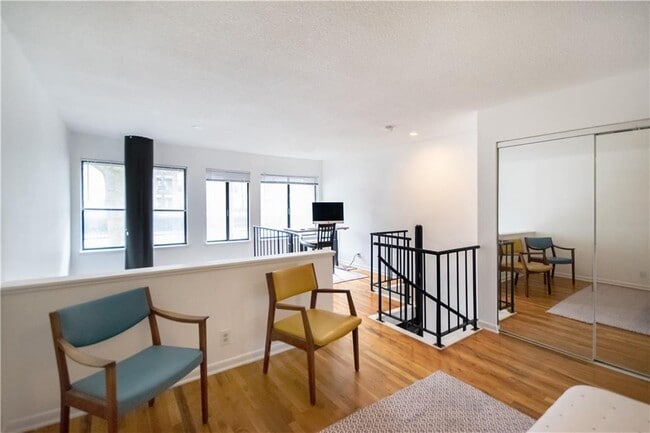 Building Photo - 19 Finch Trail NE