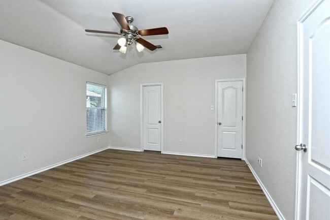 Building Photo - 2112 Mir Woods Dr