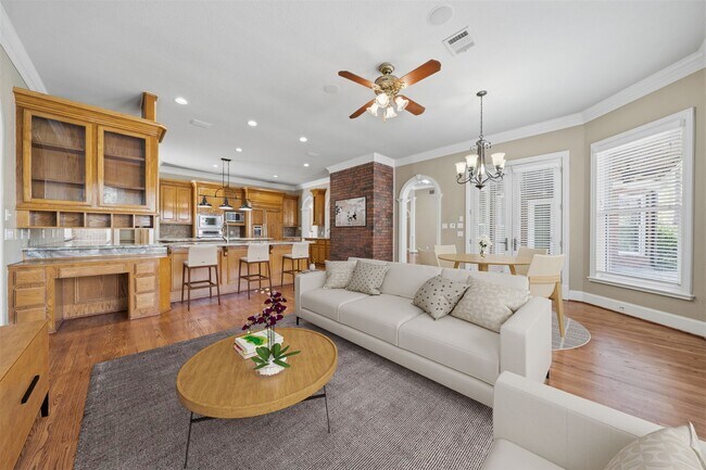 Building Photo - 13714 Gainesway Dr