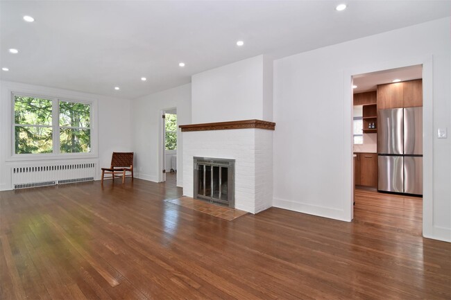 Building Photo - 120 Scarsdale Rd