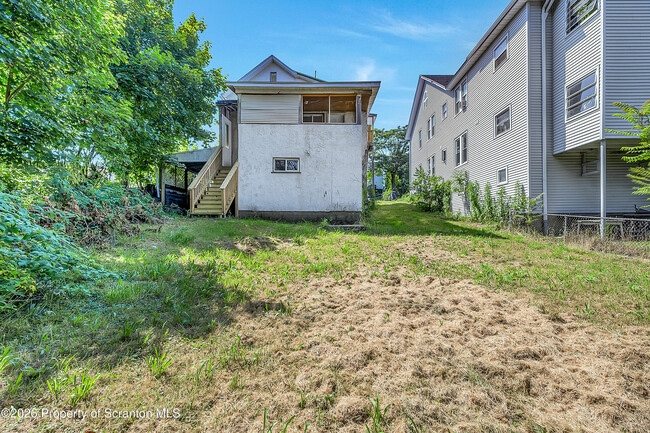 Building Photo - 958 Ridge Ave