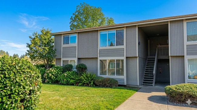 Building Photo - One of the largest 2 bedrooms in the area with 1.5 bathrooms and 1100 square feet plus your own l...