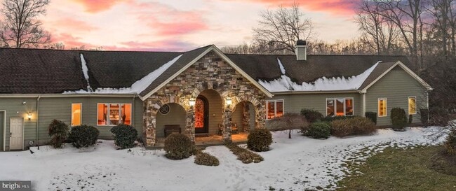 Building Photo - 3535 Meadow Rd