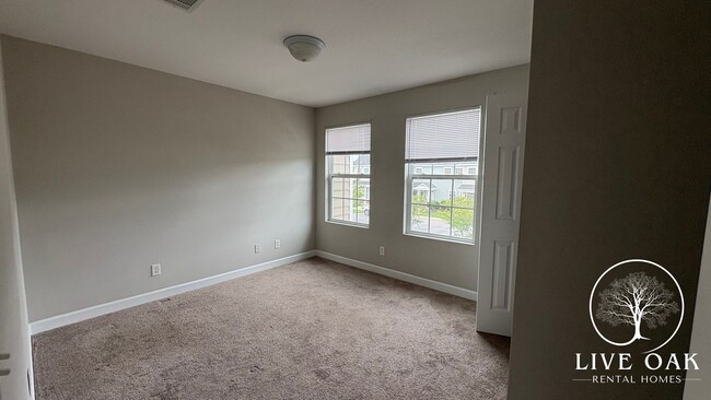 Building Photo - SUMMER MOVE-IN SPECIAL: $500 OFF 1st MONTH...