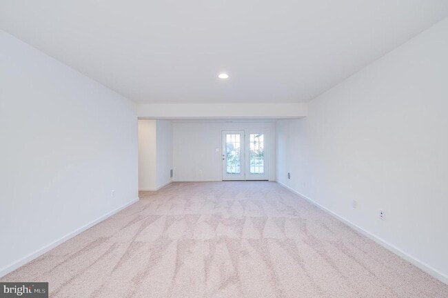 Building Photo - 192 Ludgate Mnr