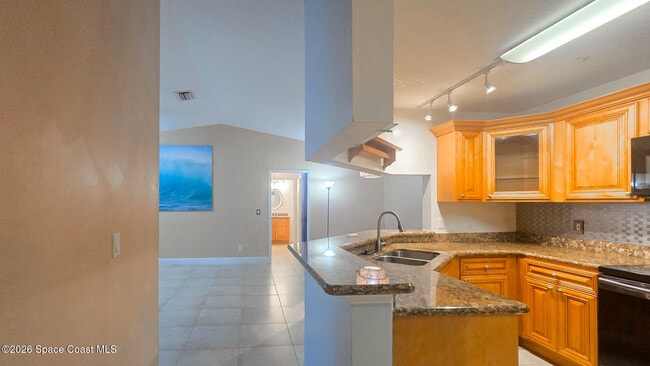 Building Photo - 7667 N Wickham Rd