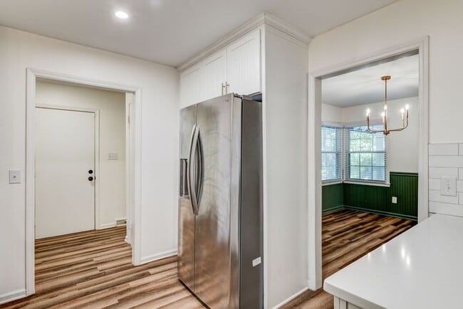 Building Photo - Private Home on Spacious Lot in Browns Sum...