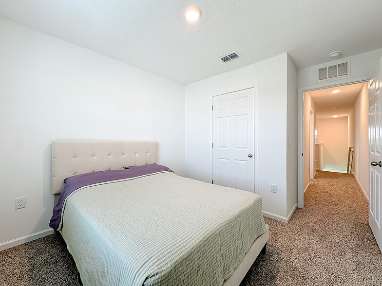 Building Photo - 53 Palmones St