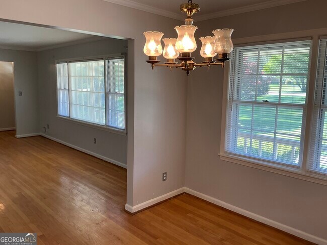 Building Photo - 3988 Rainbow Dr