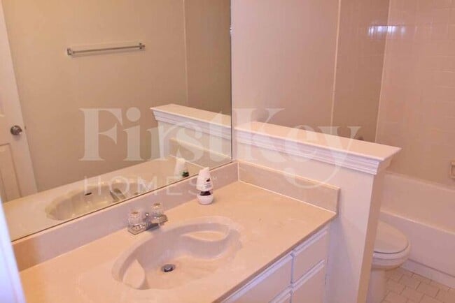 Building Photo - 4577 Bassett Hall Dr