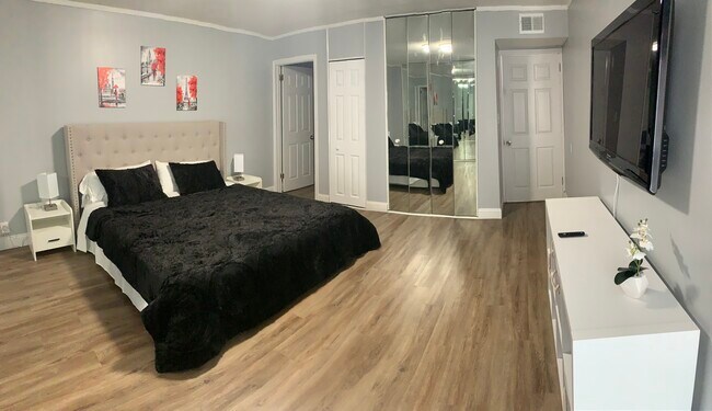 Building Photo - 8530 Madrid Ct