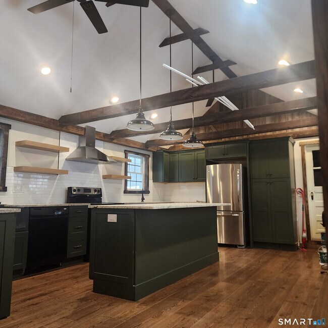 Building Photo - 88 Baker Ln