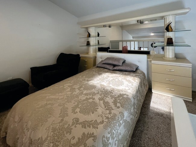 Building Photo - 13014 Leader St