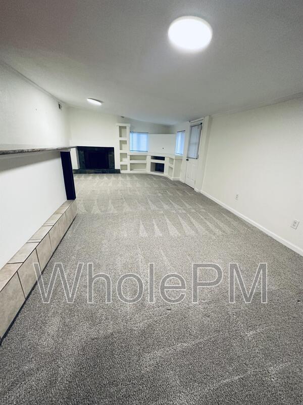 Building Photo - 6095 Pierce St