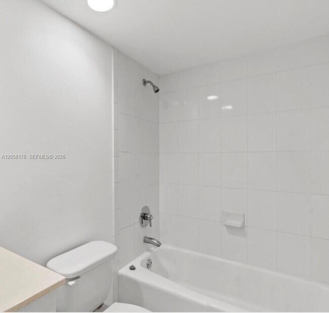 Building Photo - 3000 S Ocean Dr