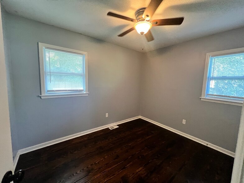 Building Photo - 109 Shearin Hills Dr