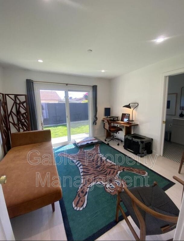 Building Photo - 2320 Fernleaf St