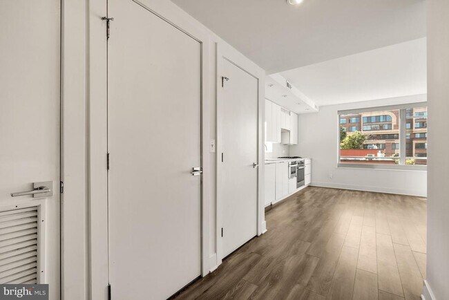 Building Photo - 1311 13th St NW