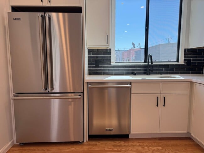 Building Photo - Remodeled 2BR/1BA Single Family Home in Su...